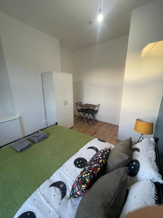 Contemporary Private Rooms Near Central London Kültér fotó