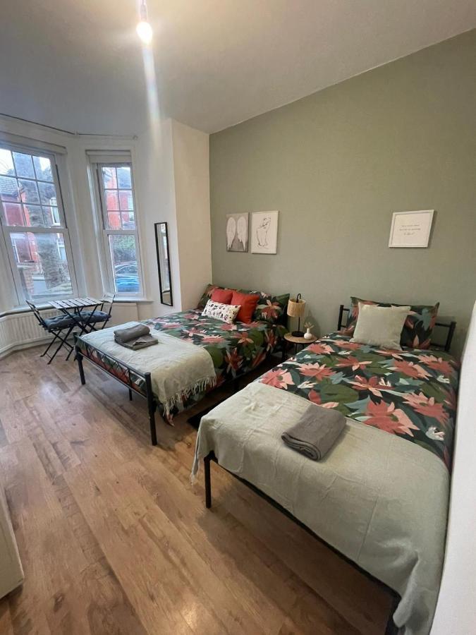 Contemporary Private Rooms Near Central London Kültér fotó
