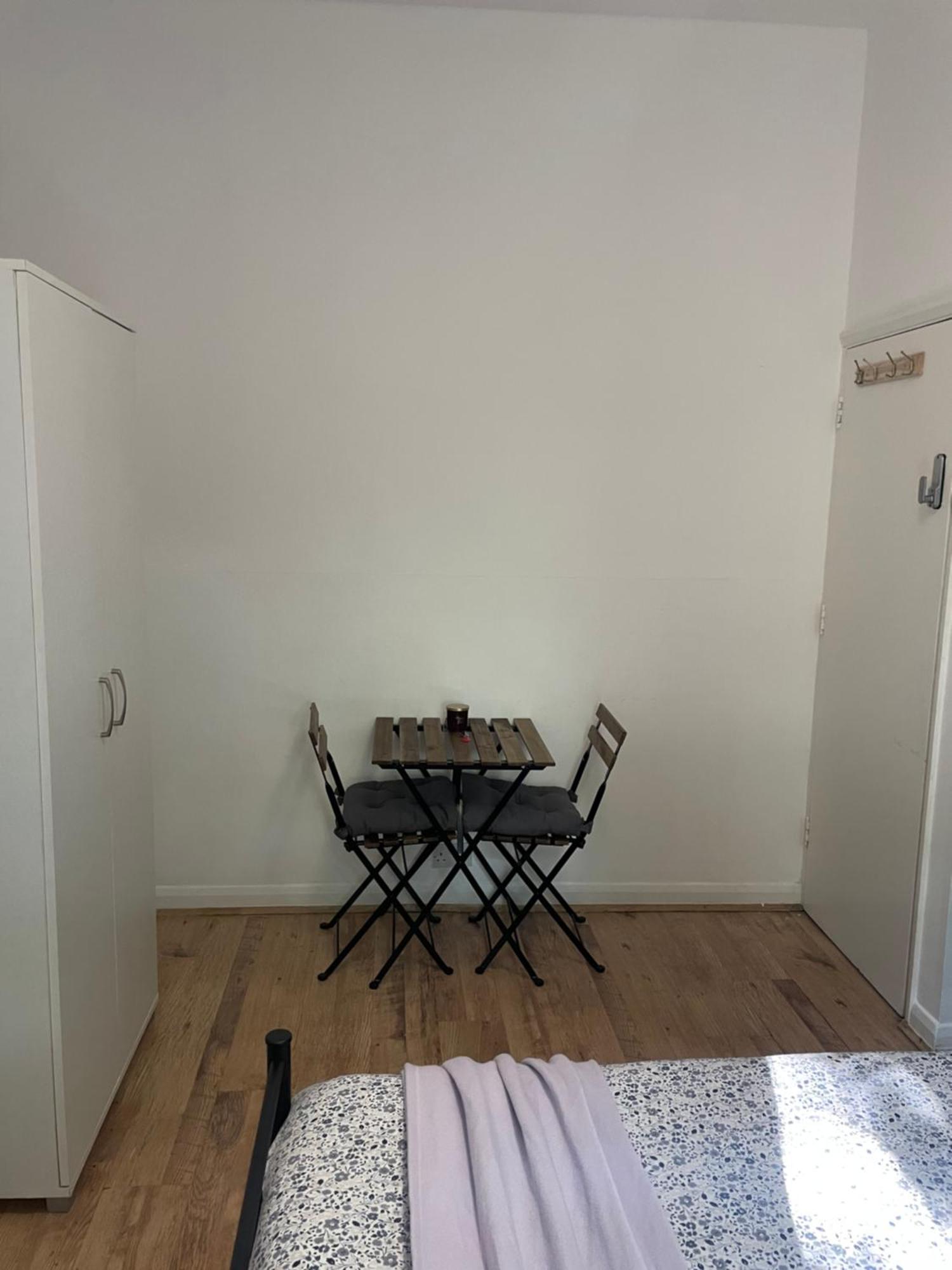 Contemporary Private Rooms Near Central London Kültér fotó